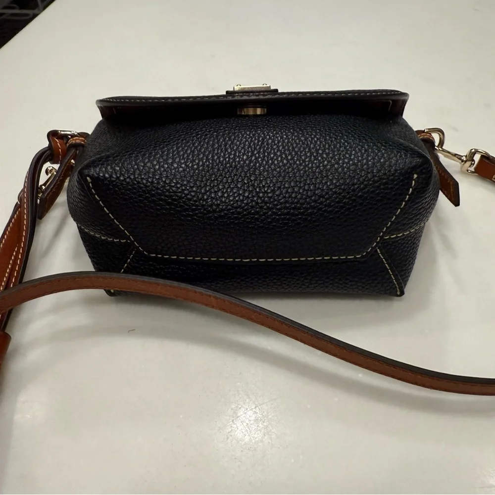 Dooney & Bourke Wexler Navy Pebbled Leather Crossbody Saddle Bag  PRISTINE!